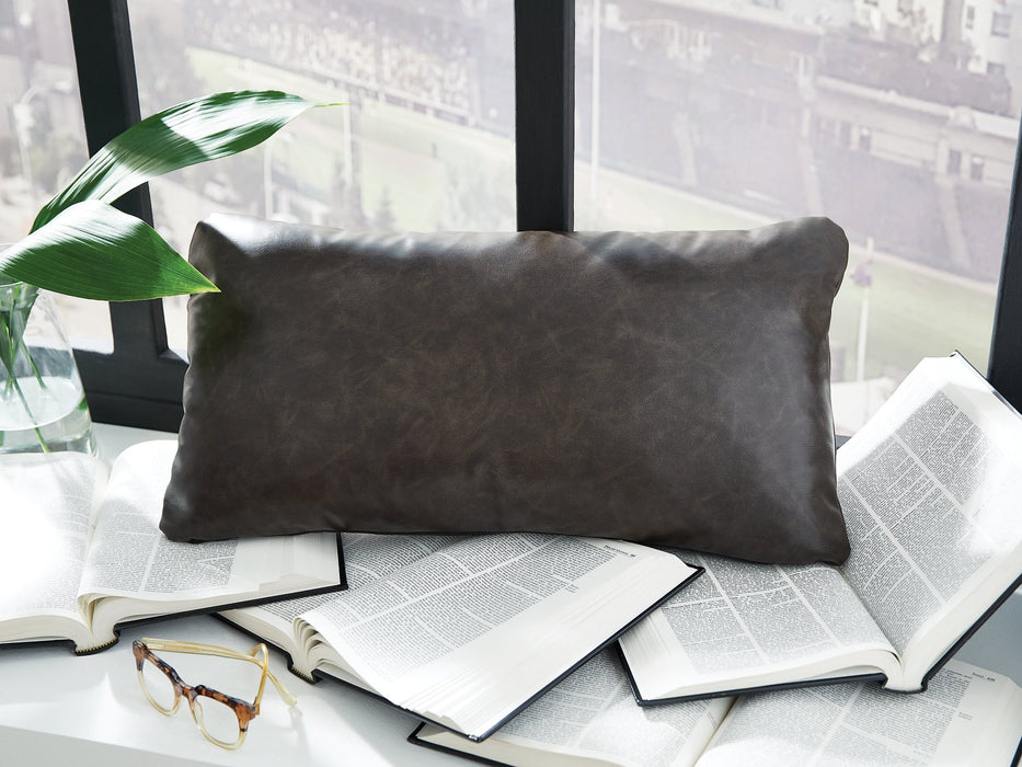 Danvale Pillow (Set of 4)